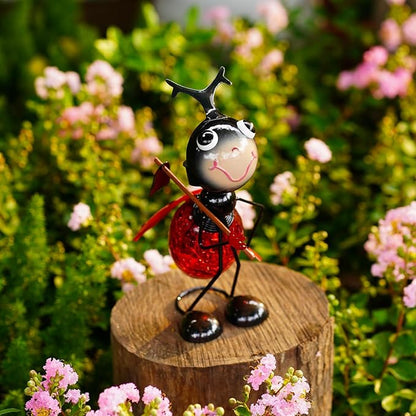 Solar Ladybug Garden Lantern Waterproof LED Ladybug Solar Lights Outdoor Decorative Tabletop Lanterns Lamp for Yard Patio Table Decoration.