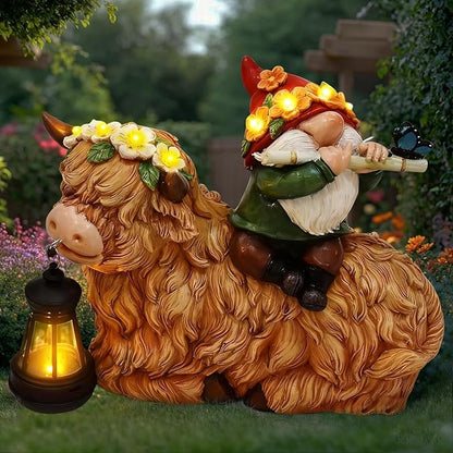 WINTS Solar Highland Cow Gnome Light Outdoor Statues, Christmas Highland Cow with Lantern for Lawn Yard Outdoor Garden Decorations, Heartwarming Gift for Mom & Women