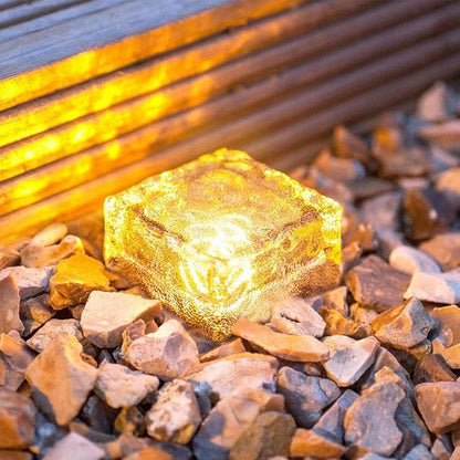 Solar Ice Cube Shaped Light, 2.8x2.8x2 inch Ice Cube Shaped Warm White Outdoor Solar Garden Decorative Lights for Walkway Pathway Backyard Christmas Decoration Parties (8 PCS)